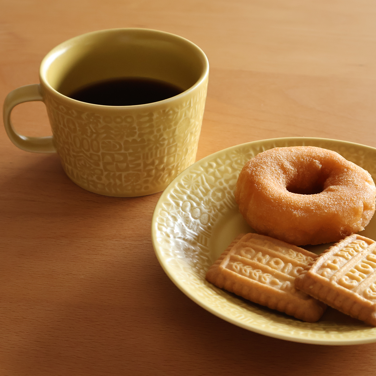 バーズワーズのやさしい色の食器